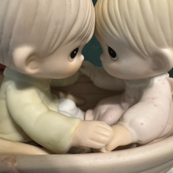 NEW Precious Moments “ Friends Never Drift Apart” 1985 - Picture 8 of 12